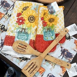 Sunflower towel and utensil bundle
